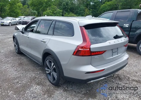 2025 Volvo V60 Cross Country B5 Plus from USA, damaged, VIN YV4L12WK4S2149577
